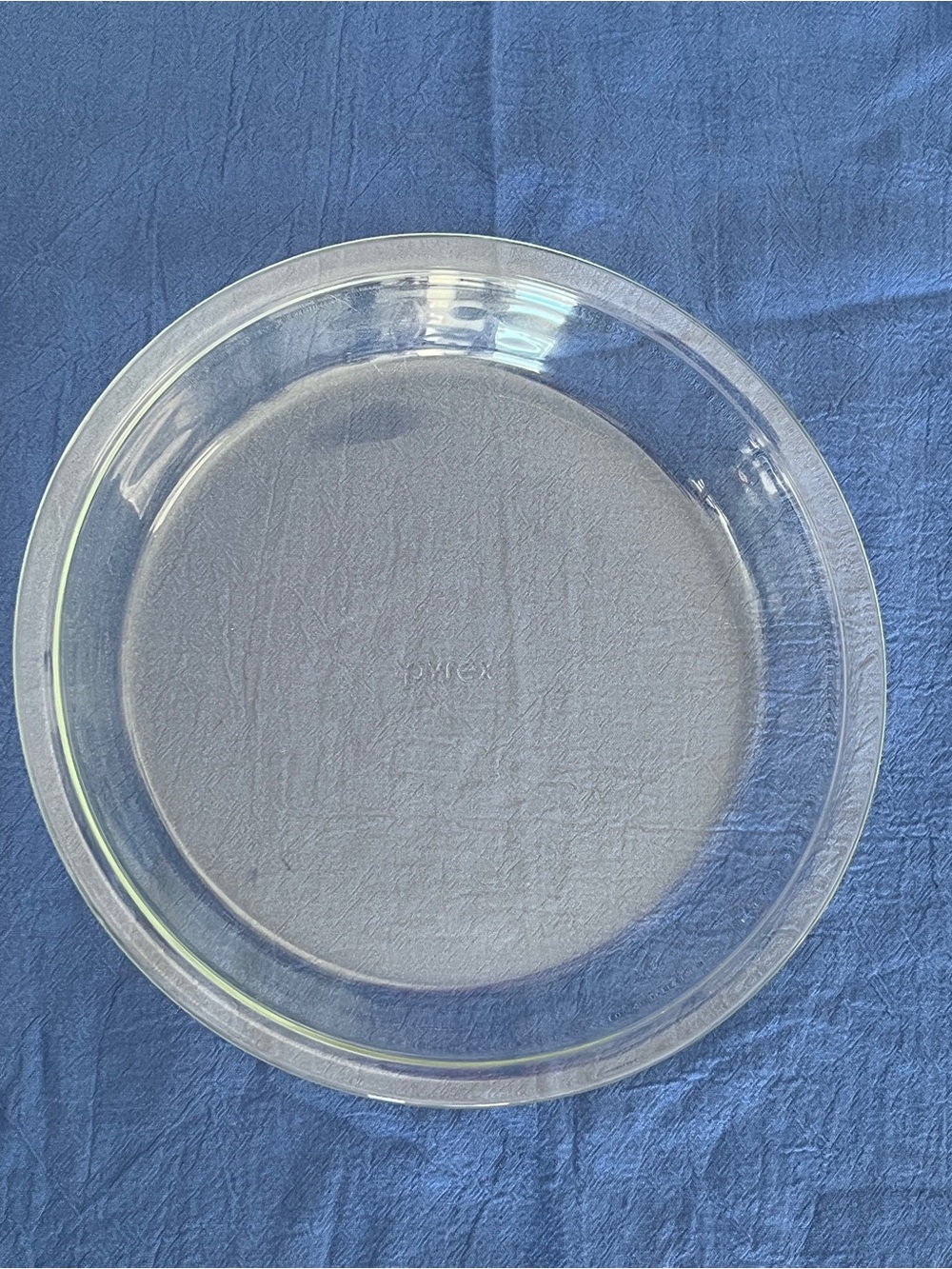 Vintage Pyrex
#209 Clear Glass Pie Plate (approximately 9 inches or 23 cm).